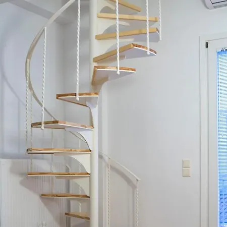 Auntie's Apartment *